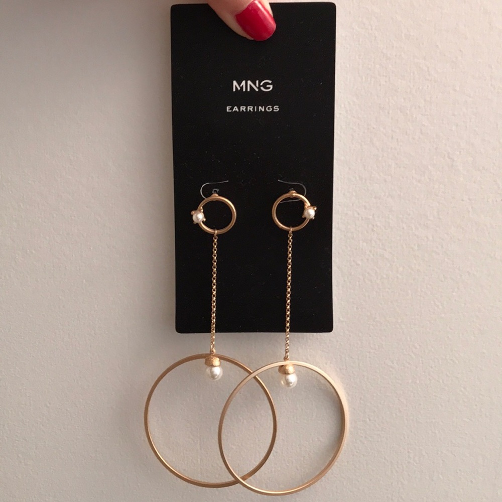Mango gold dangle hoop earrings with pearl